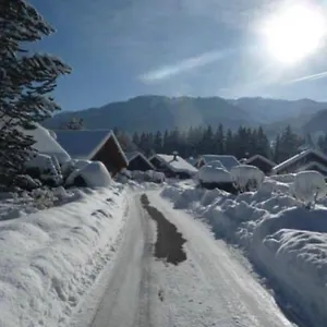 Indépendant Les Petits Yetis Chalet